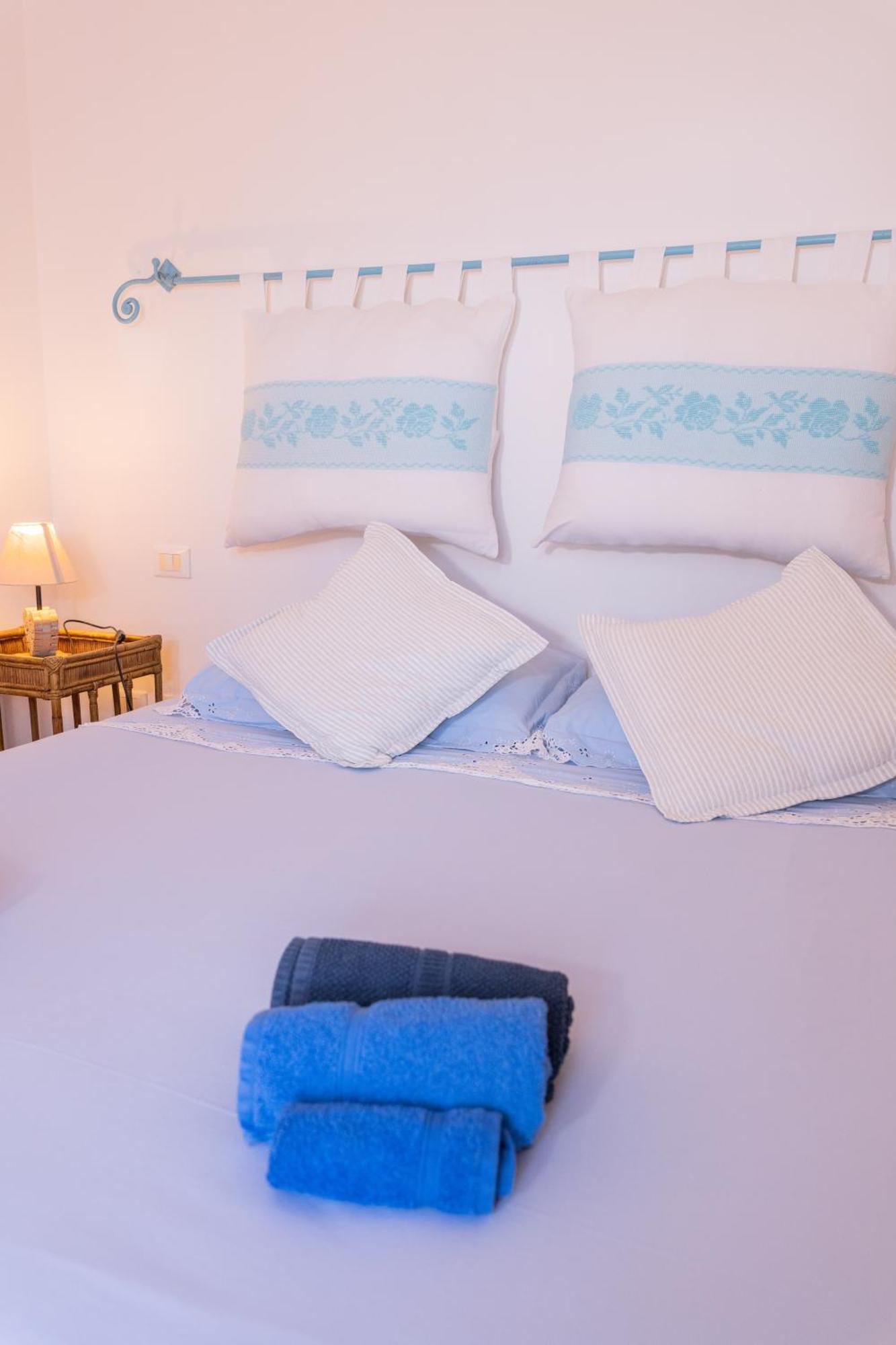 Residenza Del Barone Villa Zoe Chia - Vista Mare Extérieur photo